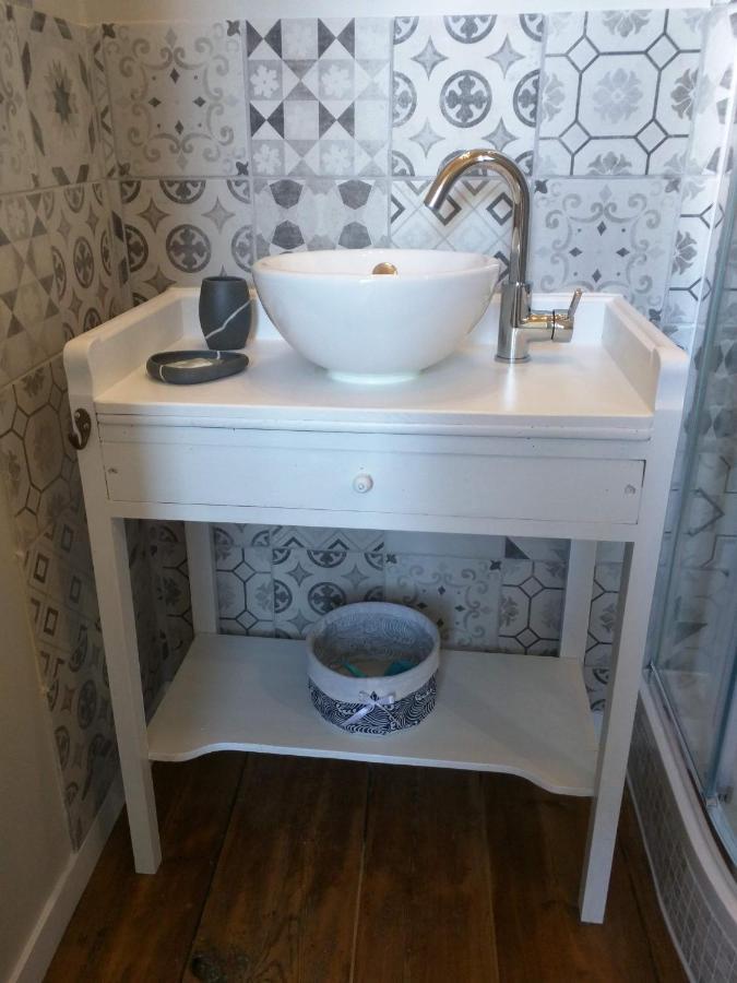 Bed and Breakfast Quai Des Fleurs Saint-Savinien Exterior foto