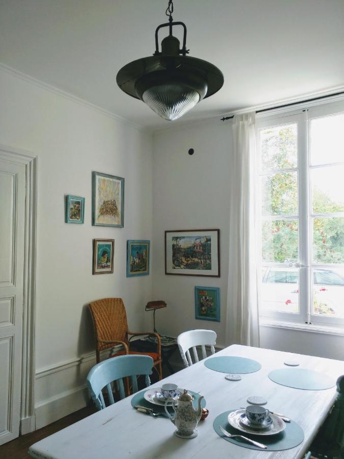 Bed and Breakfast Quai Des Fleurs Saint-Savinien Exterior foto