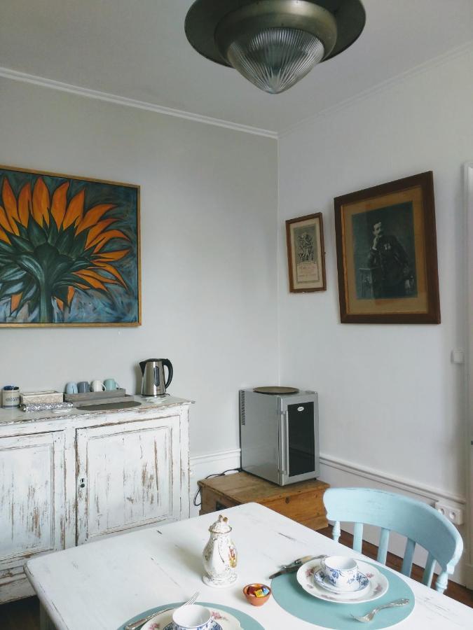 Bed and Breakfast Quai Des Fleurs Saint-Savinien Exterior foto